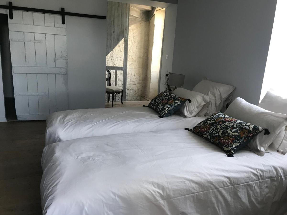 Logis De Pierre Levee Bed and Breakfast Bessines Exteriör bild