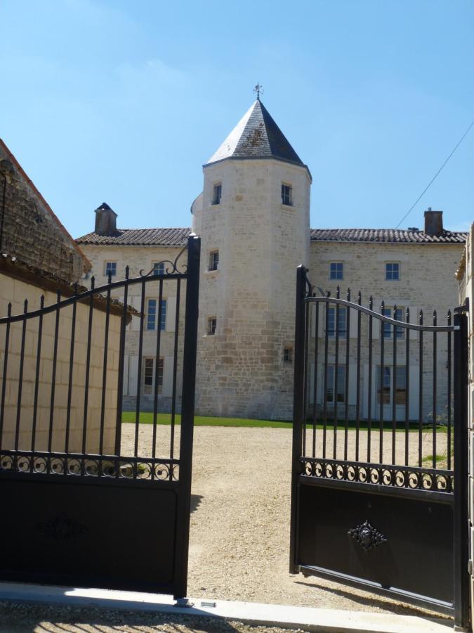 Logis De Pierre Levee Bed and Breakfast Bessines Exteriör bild