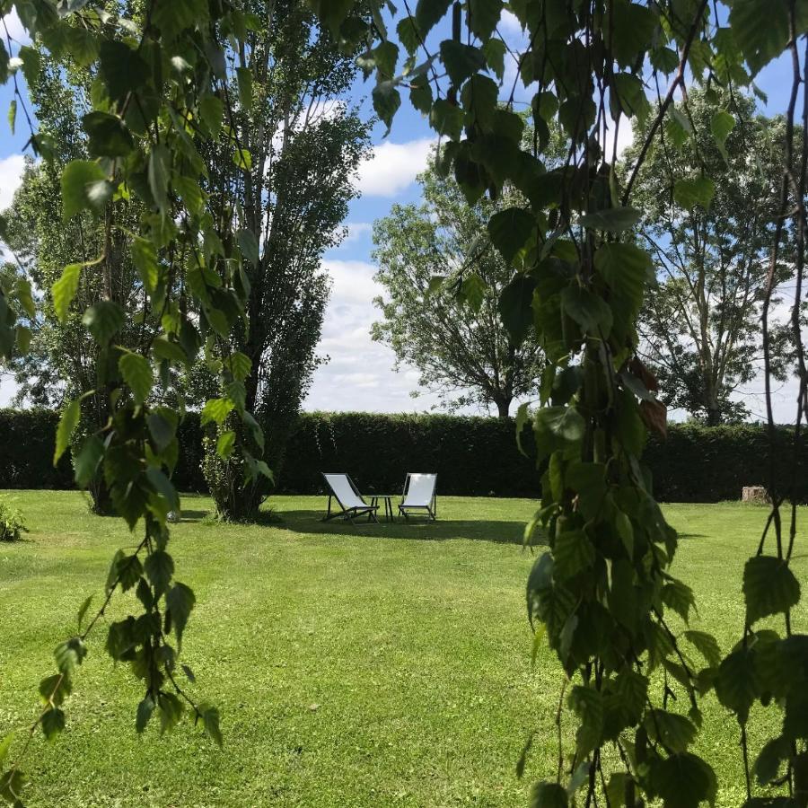 Logis De Pierre Levee Bed and Breakfast Bessines Exteriör bild